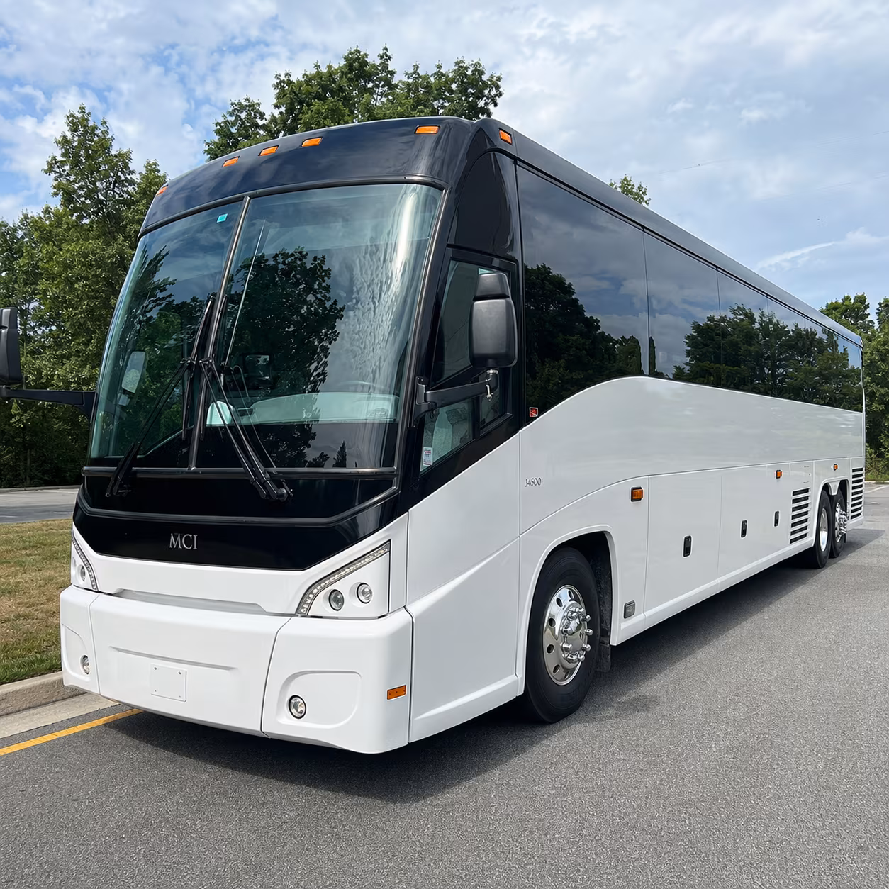 jfk and laguardia airport bus rentals from the middletown area