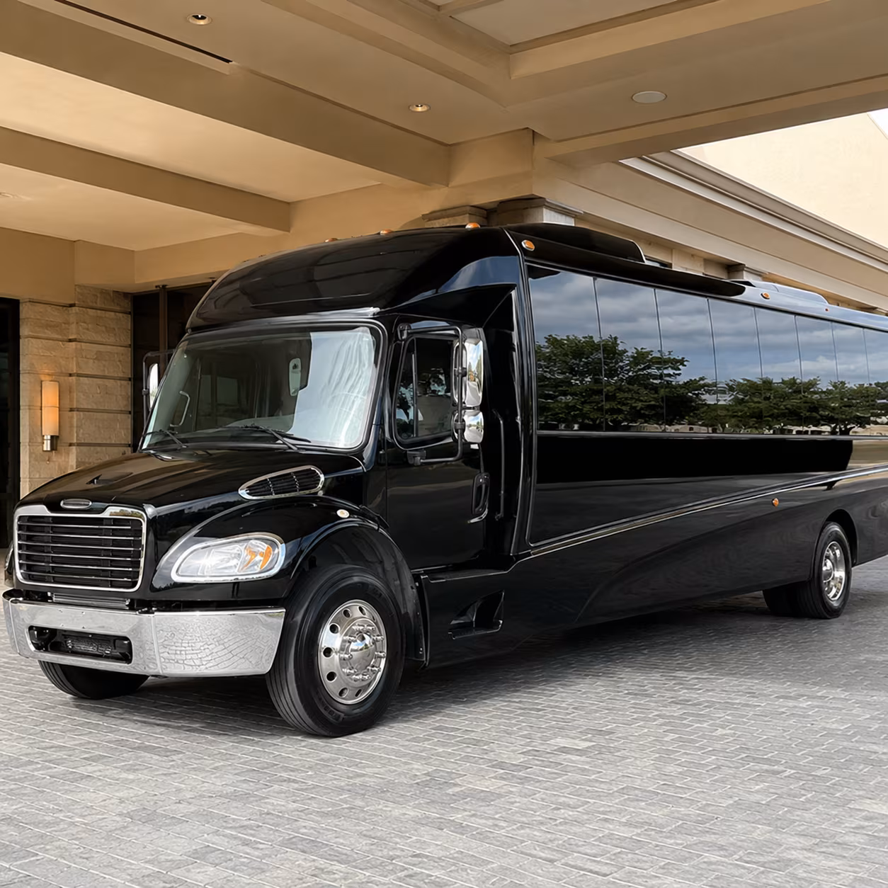 middletown 20 passenger minibus