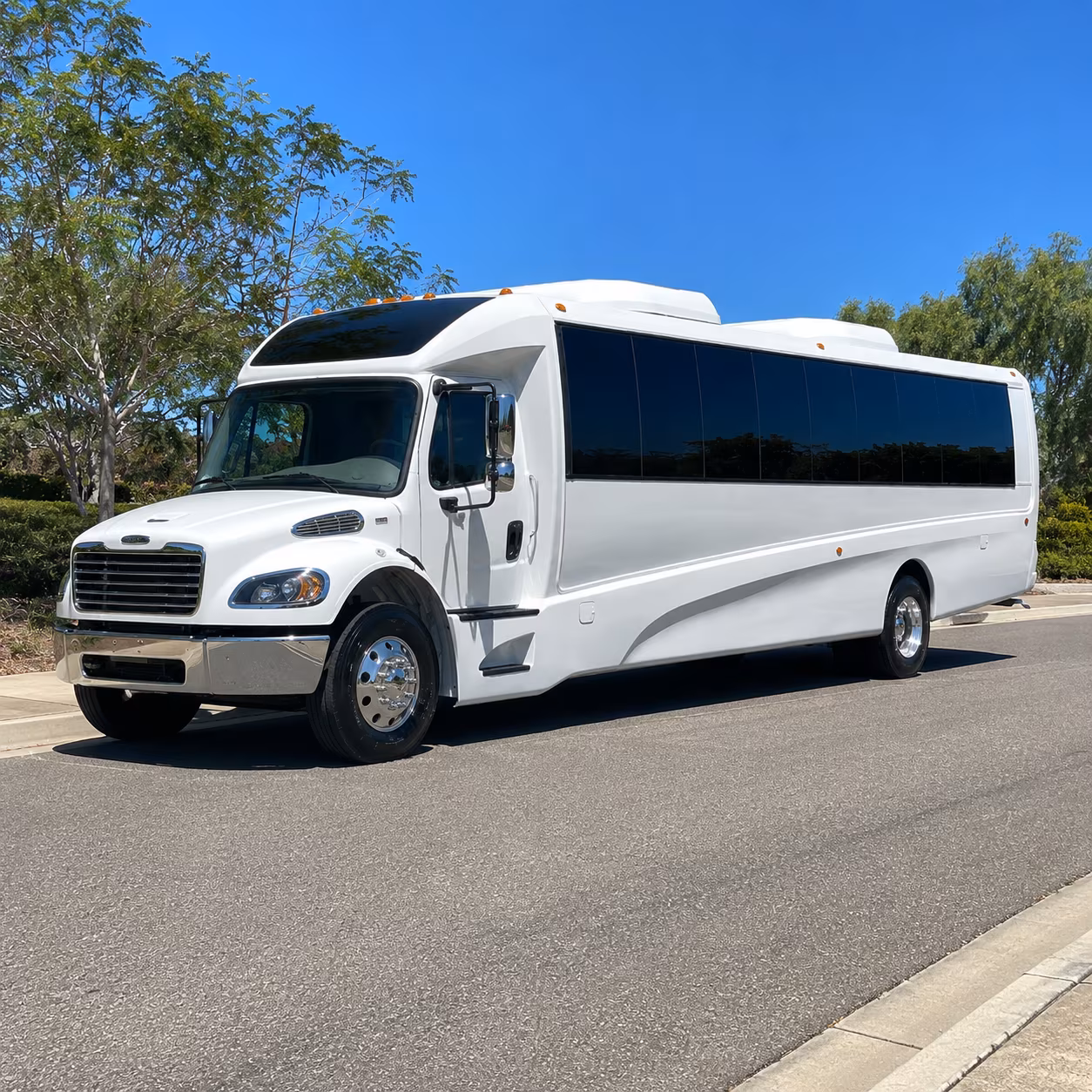 middletown 25 passenger minibus