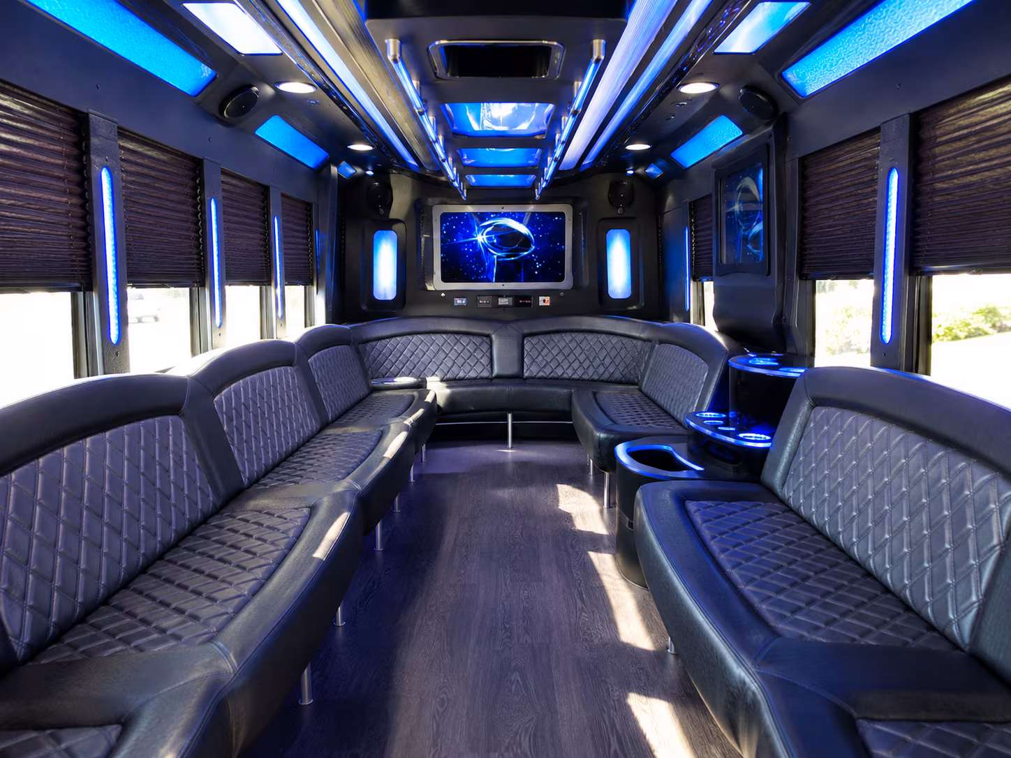 middletown 28 passenger party bus inside
