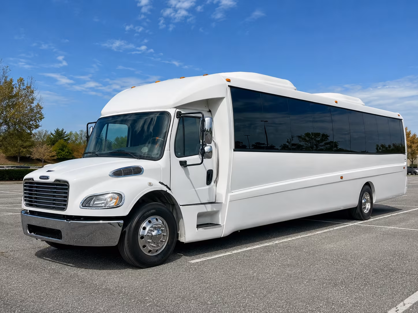 middletown 30 passenger party bus