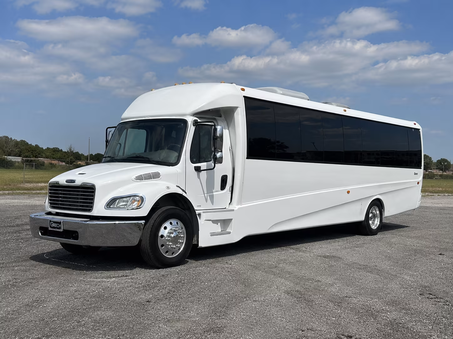 middletown 50 passenger party bus
