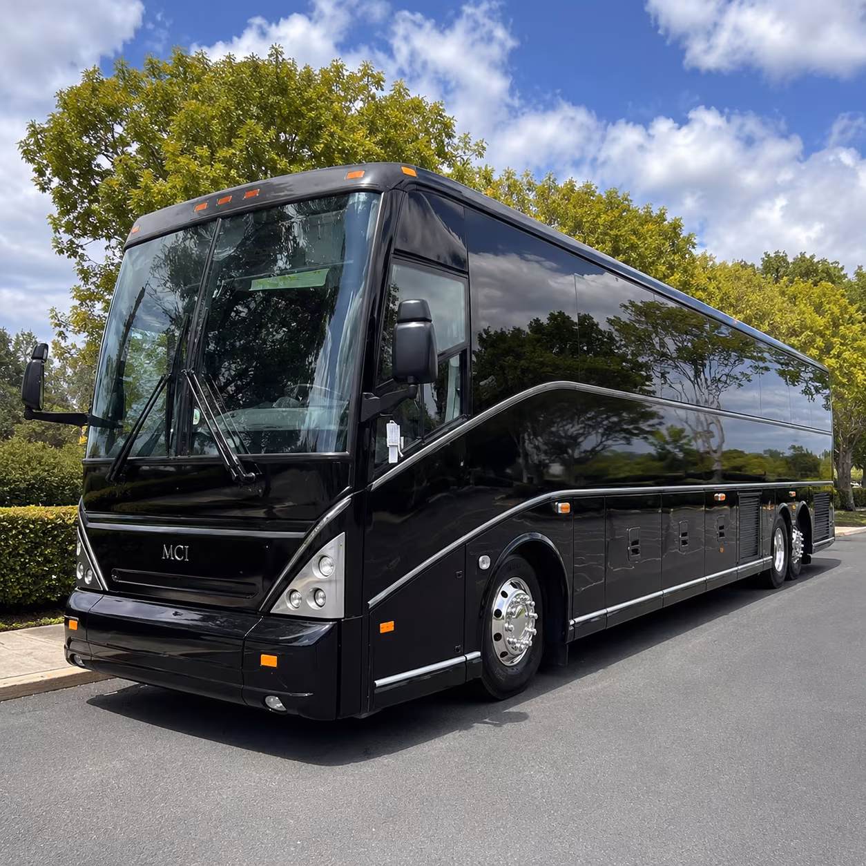 middletown and holmdel corporate campus shuttle buses