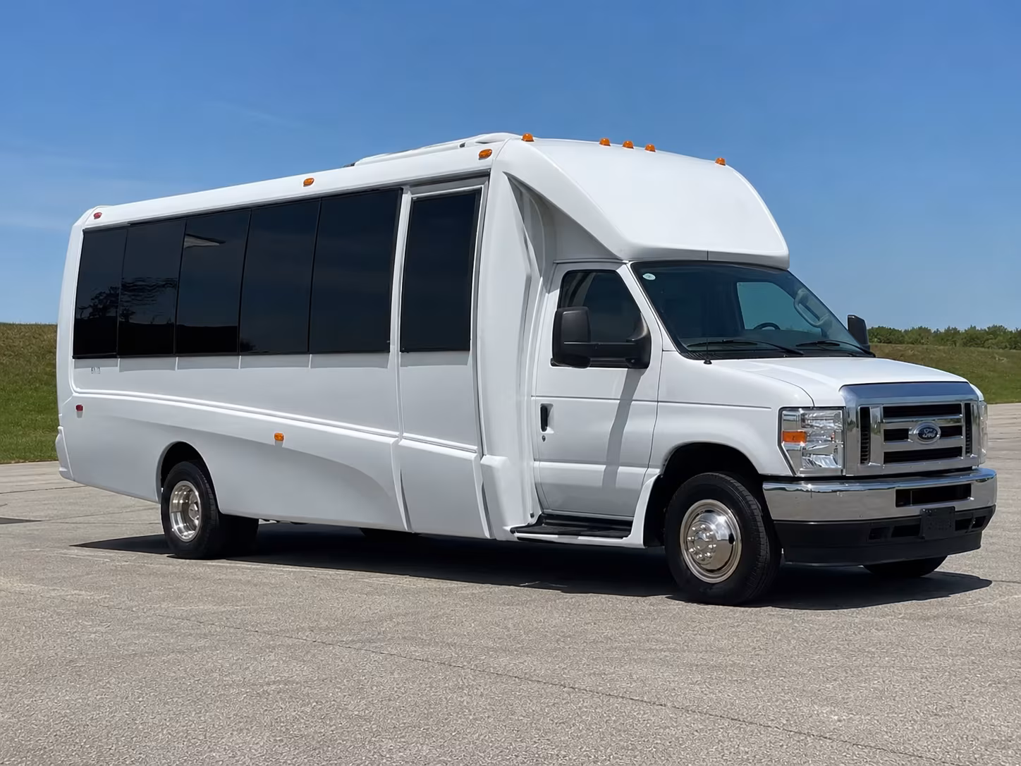 party buses for middletown bridal parties and pre wedding celebrations